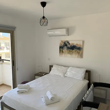 Naxos Feriehus Protaras