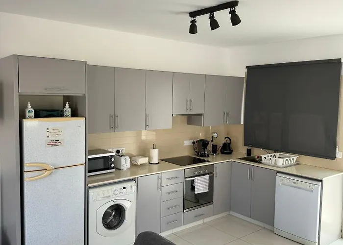 Naxos Feriehus Protaras